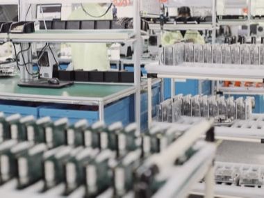 机器人生产如何实现快省稳——对话快仓铁三角